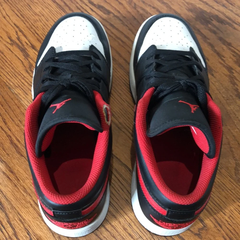 Jordan 1 Low White Red Black Size 7Y or 7 Men’s White or 8.5 Women’s - AUTHENTIC - Picture 5 of 8